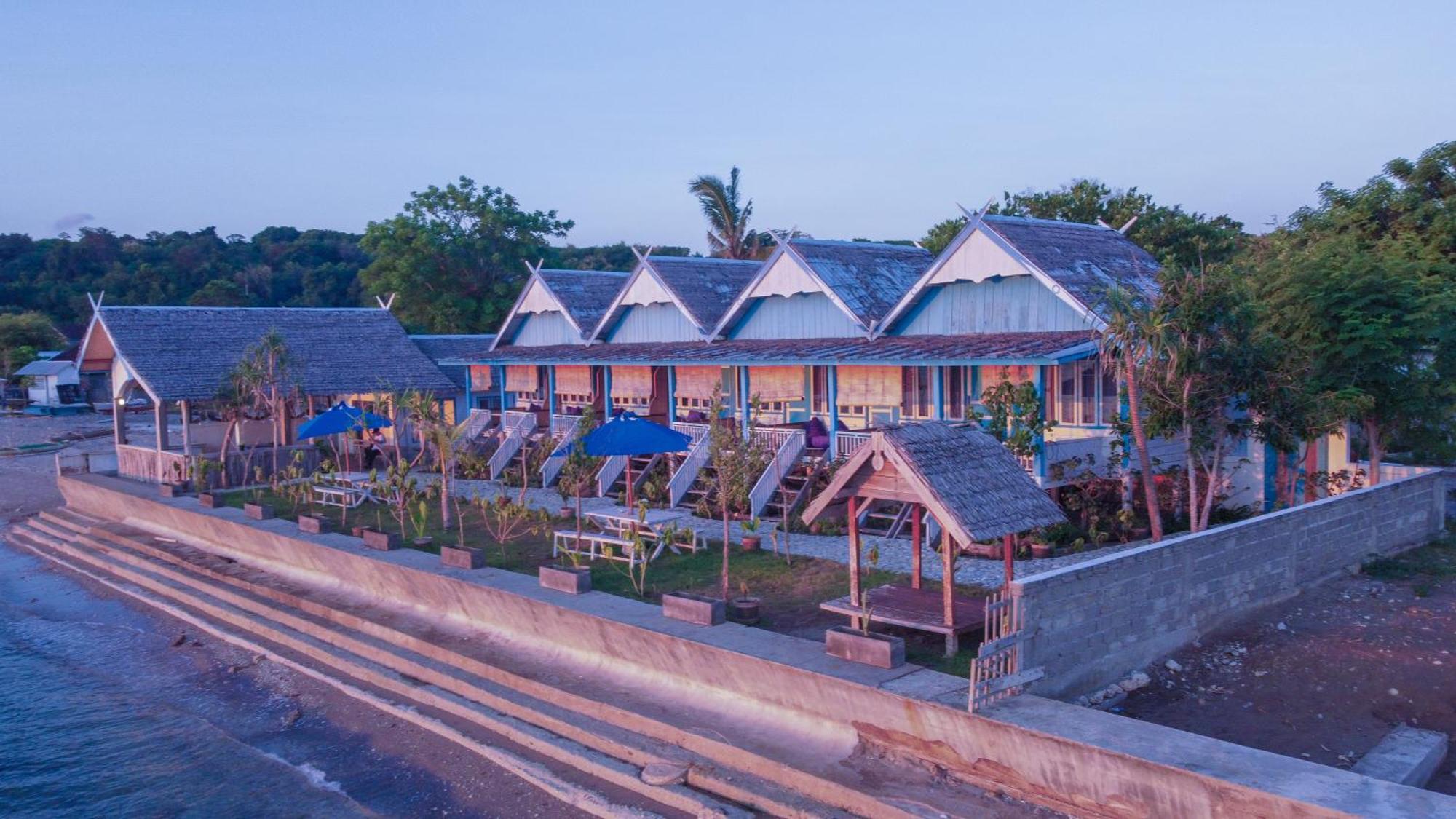 Moyo Island Resort Exterior photo